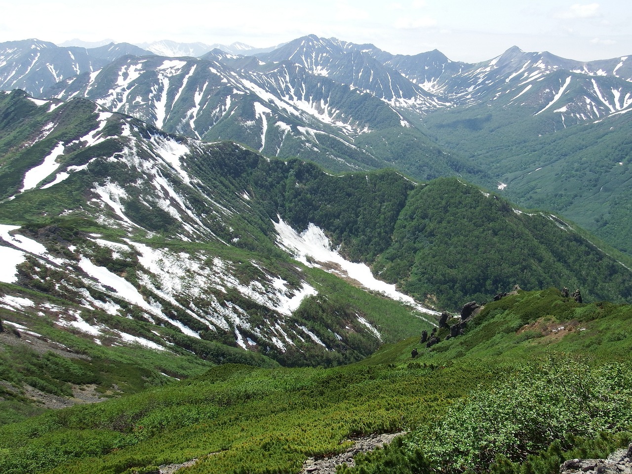 原神，攀登雪山顶部，探索未知的旅程